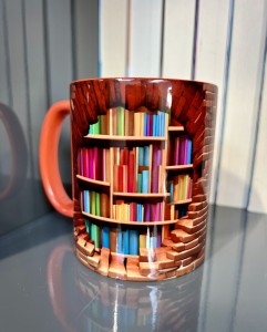 KB3 Biały kubek ceramiczny z uchem SZALONA BIBLIOTECZKA 330ml