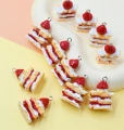 ZAW258 Zawieszki akrylowe z żywicy ciastko ciasto truskawka KAWAII 2szt