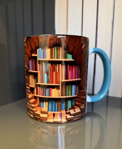 KB4 Biały kubek ceramiczny z uchem SZALONA BIBLIOTECZKA 330ml