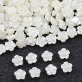 PER28 Koraliki akrylowe perłowe róża róże 12mm płaski spód białe kremowe 20szt