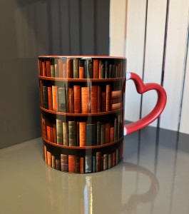 KB11 Biały kubek ceramiczny ucho serce BIBLIOTECZKA 330ml 