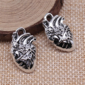 ZAW306 Zawieszki metalowe serce anatomiczne gotyk alternative stare srebro 5szt