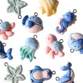 ZAW370 Zawieszki morskie żywica cute żółw rybka rozgwiazda miks 4szt