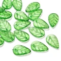 KLI40 Koraliki zawieszki akrylowe listeczki LISTKI zielone przezroczyste 18mm 20szt