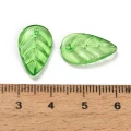 KLI40 Koraliki zawieszki akrylowe listeczki LISTKI zielone przezroczyste 18mm 20szt