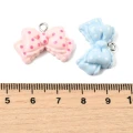 ZAW509 Zawieszki żywica kawaii KOKARDKI 24mm kokardka 5szt mix pastelowe kropki