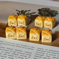 ZAW560 Zawieszki z żywicy tost ser kotek miś kawaii jelly cat 2szt