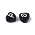 KL57 Koraliki literki SERDUSZKA serce 7x4mm czarne białe litera 100szt