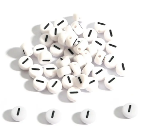 Koraliki literki białe monetki 7mm samogłoski literka litera I 20 sztuk