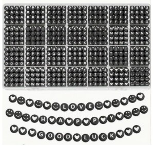 KLZ13 Koraliki literki monetki 7mm do bransoletki czarne zestaw 1200 sztuk!