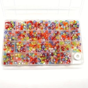 KLZ21 Koraliki literki monetki 7mm do bransoletki kolorowe zestaw 800 sztuk