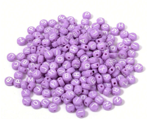 KL5 Koraliki LITERKI LITERY FIOLET pastelowy jasn 7mm do bransoletki 100szt