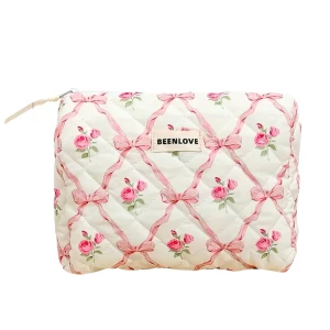 KOS1 Kosmetyczka PINK pikowana duża 24x19cm KOKARDKI RÓŻE COQUETTE 