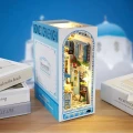by-craftoyx-diy-book-shelf-decor.png