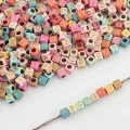 Koraliki literki KOLOR pastelowe kwadratowe 6mm bransoletki mix