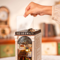 Book nook ARCADE DATING Randka pod arkadami osłona przeciwkurzowa